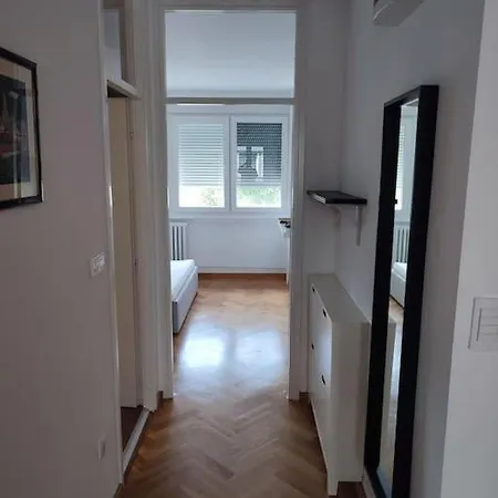 Tesla - Lovely 2 Bedroom Appartement Belgrado